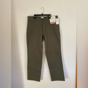 NWT Men’s Dockers Olive Green Straight Pants 34x32